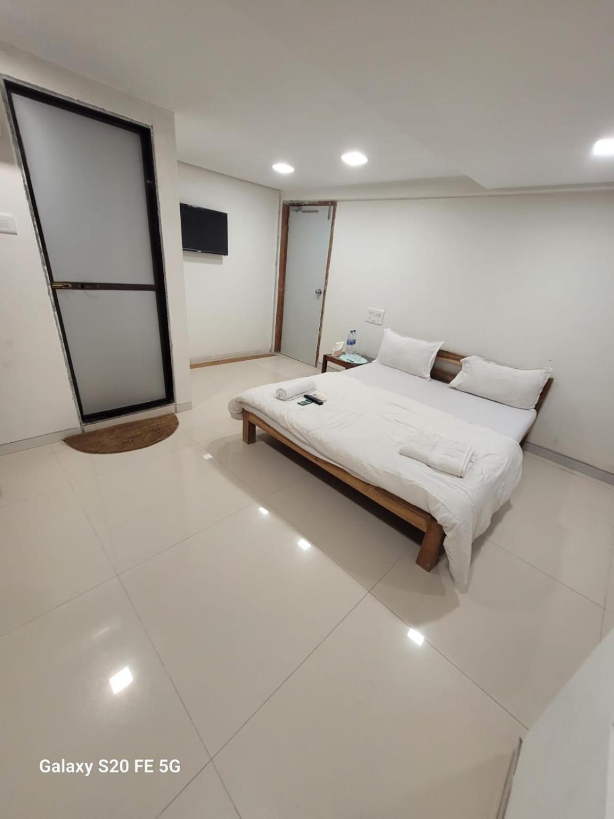Agrawal Bhavan Budget Stay Only For Indians Mumbai Rom bilde
